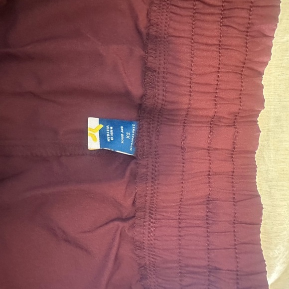 Old Navy 3XL Burgundy Shorts - Picture 3 of 3